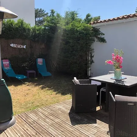 Feriehus Agreable Maison, A 400m, Jardin, Piscine Et Tennis *